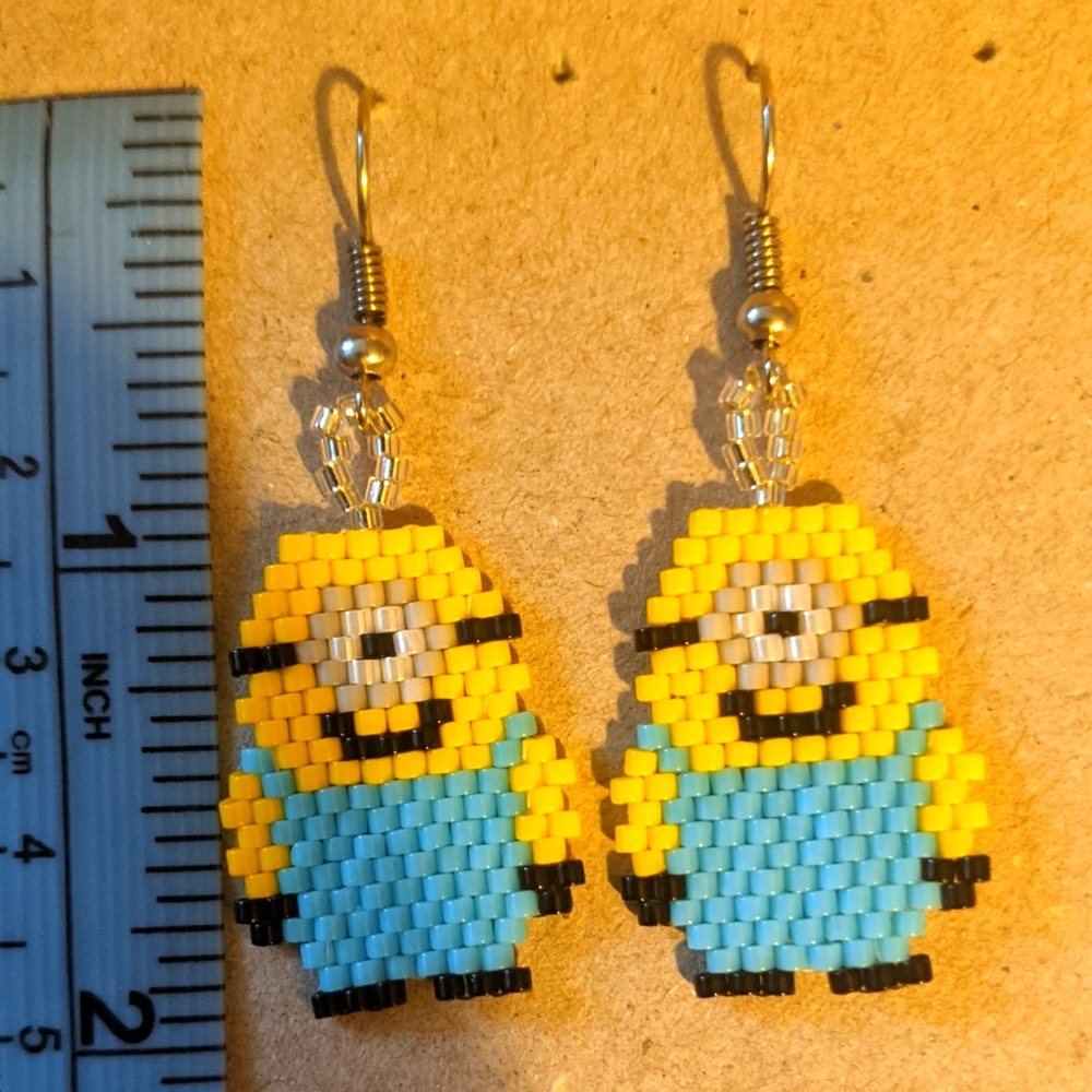 Beaded minion earrings